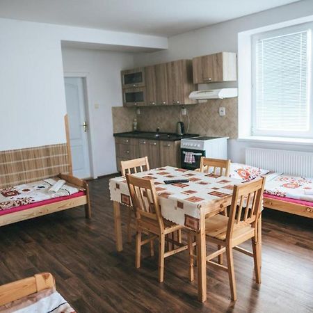 Klub U Namornika Dvůr Králové nad Labem المظهر الخارجي الصورة